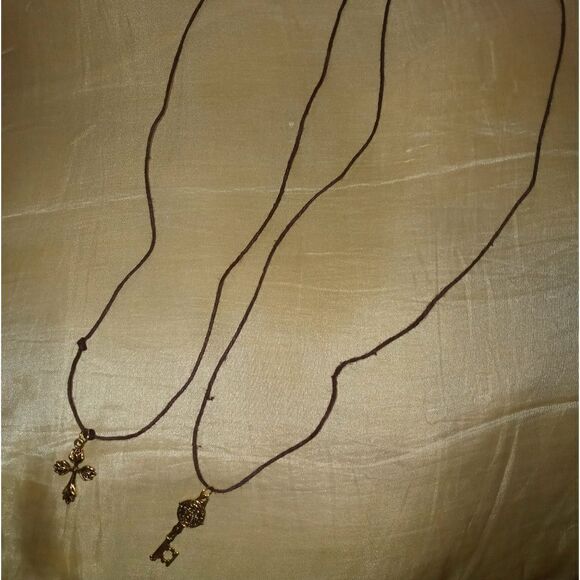 Necklace bundle of 2 - Picture 3 of 11